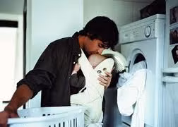 "Vợ" chạy theo tình cũ, chàng trai rơi cảnh "gà trống mù nuôi con"