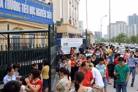 Khát thần đồng, cha mẹ đánh cắp tuổi thơ của con