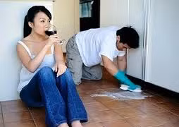 Chồng quyết ly hôn vì vợ quá lười