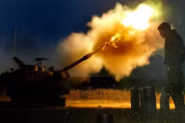 [ẢNH] Israel dùng pháo tự hành Mỹ nã đạn dữ dội vào dải Gaza