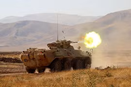 [Info] Quân đội Nga tin dùng 'báo thép' BTR-82A để lập phòng tuyến trước Taliban