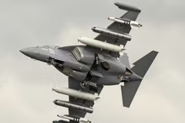 Myanmar và Mỹ La-tinh muốn mua máy bay huấn luyện Yak-130 của Nga