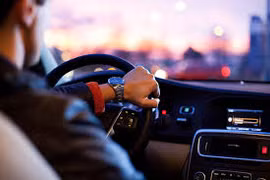 Nhóm 4 đối tượng lừa đảo, chiếm đoạt xe ô tô tự lái