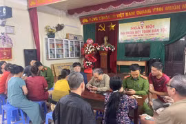 Công an xã Thanh Trì “chạy đua” tiến độ triển khai làm sạch dữ liệu giấy phép lái xe