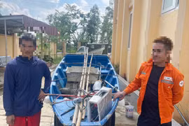 Công an xã Kim Anh xử phạt 2 trường hợp sử dụng kích điện khai thác thủy sản trái phép