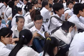 Hoang mang vì thay đổi cách ra đề sát kỳ thi tốt nghiệp THPT