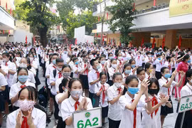 23 triệu học sinh cả nước đeo khẩu trang đến trường khai giảng năm học mới