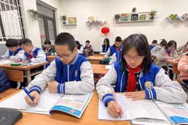 Học sinh Hà Nội đi học trở lại với nhiều hoạt động chào Xuân 2023