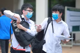 Giãn cách xã hội, học sinh Hà Nội lấy giấy chứng nhận tốt nghiệp THPT thế nào?