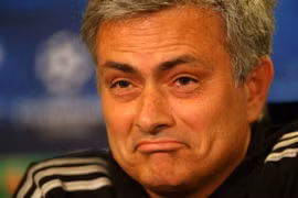 HLV Mourinho trần tình về pha ăn mừng