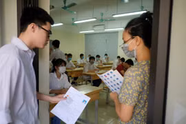 Trường THPT nào ở Hà Nội dẫn đầu các môn Toán, Văn, Anh kỳ thi tốt nghiệp THPT 2021