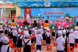 Mới có 48 tỉnh, thành phố triển khai năm học mới, trong đó có hơn 11.000 trường dạy trực tuyến