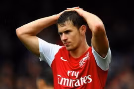 Arsenal khốn đốn vì “mất” Ramsey thêm 2 tuần