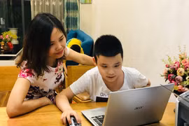Lan tỏa giá trị tích cực bố mẹ đồng hành cùng con khi tạm dừng đến trường
