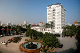 Điểm chuẩn ĐH 2021 cao chót vót, có ngành lấy tới 30 điểm
