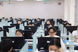 Gần 90% thanh thiếu niên Việt Nam dành trung bình 5–7 giờ mỗi ngày trên Internet
