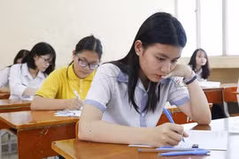 Vì sao bỏ giấy khen học sinh tiên tiến, không yêu cầu học sinh giỏi đạt trên 8,0 Toán, Ngữ văn?