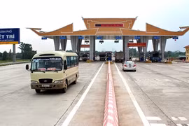 Ô tô né phí cầu Hạc Trì, nhà đầu tư cầu cứu