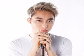 Sơn Tùng họp "fan" xuyên Việt