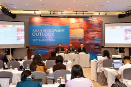 ADB dự báo tăng trưởng kinh tế Việt Nam 2024 vẫn ở mức 6%