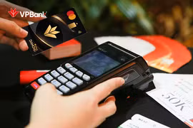 Ngân hàng nào có tổng doanh số thẻ tín dụng cao nhất?