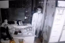 Truy xét tên trộm "cuỗm" gần 500 triệu đồng ở quán cà phê trung tâm TP.Hồ Chí Minh