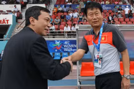 Tuyển nữ mất vé dự World Cup, HLV Trần Vân Phát khó lòng tại vị