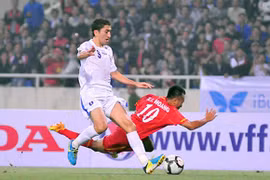 Tấn Trường mắc lỗi ngớ ngẩn, ĐTVN trắng tay tại sân nhà