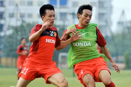 Tuyển VN chuẩn bị tiếp Arsenal: Cạnh tranh quyết liệt