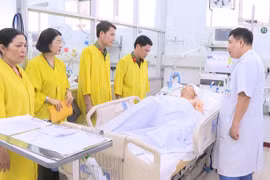 Ngăn các đối tượng đánh nhau, một cán bộ Công an bị trúng đạn 