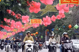 Ngày làm việc đầu tiên sau tết: Phục vụ tốt nhân dân