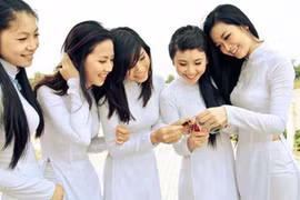 Tìm kiếm “Nữ sinh viên Việt Nam duyên dáng 2013”
