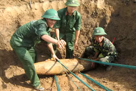 Di dời an toàn quả bom ra khỏi khu dân cư 