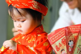 Buồn vì tiền mừng tuổi