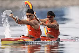 Vận động viên Olympic không mua nổi... quần đùi