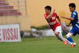 Giữa hai bờ sáng tối