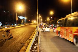 Cầu vượt nút giao Đại Cồ Việt - Trần Khát Chân thông xe ngày 30-8