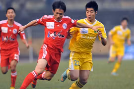 Chơi dao cẩn thận đứt tay