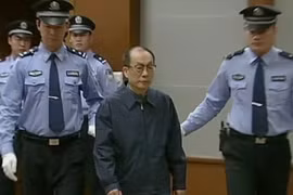 Quyết chiến với tham quan