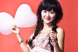 Văn Mai Hương đón Tết bằng ca khúc mới