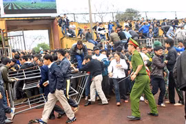 Mò kim đáy bể