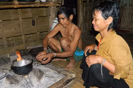 Quảng Ngãi: Không chỉ có một "người rừng"