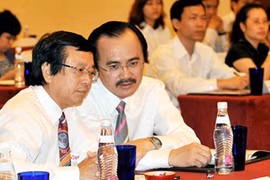 Nóng trở lại “một ông chủ-hai đội bóng”