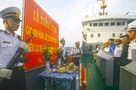 Có các anh nơi đầu sóng 