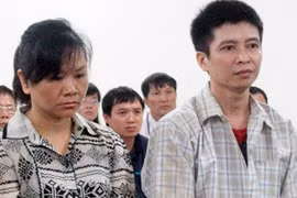 Muốn nhanh giàu, hai vợ chồng dắt nhau vào tù
