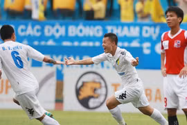 Trọng tài lại bị “thổi còi”