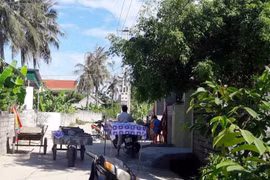 Nghi vấn nợ nần, một lái xe taxi treo cổ tự tử