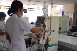 Hy hữu: Bệnh nhân phải lọc máu 3 lần/ tuần vẫn sinh con 