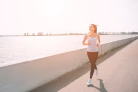 Tập thể dục an toàn trong mùa nắng nóng 