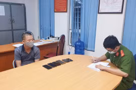 Bắt nhóm đối tượng đánh bạc dưới hình thức cá độ bóng đá 